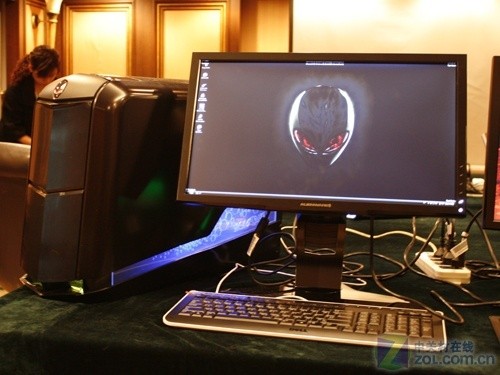 外星PC会呼吸 Alienware最强款抢先看 