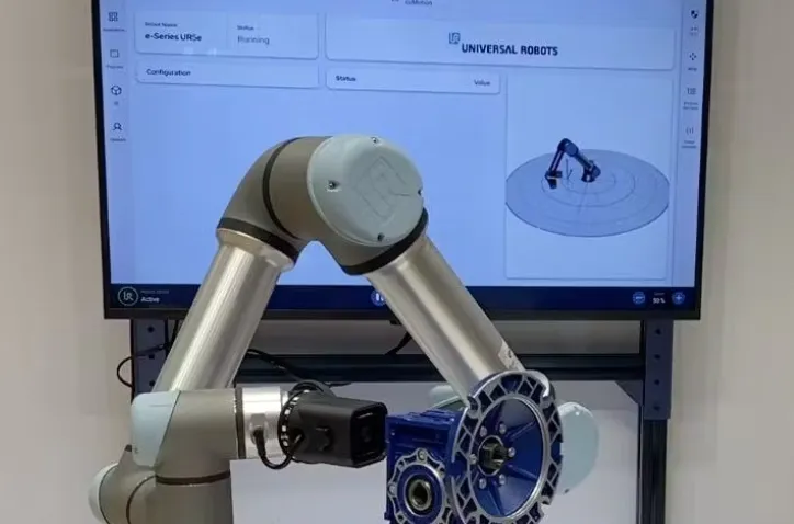 圖：Jetson Edge AI 模塊與UR5e協作機器人和視覺系統一起使用以進行質量檢查。